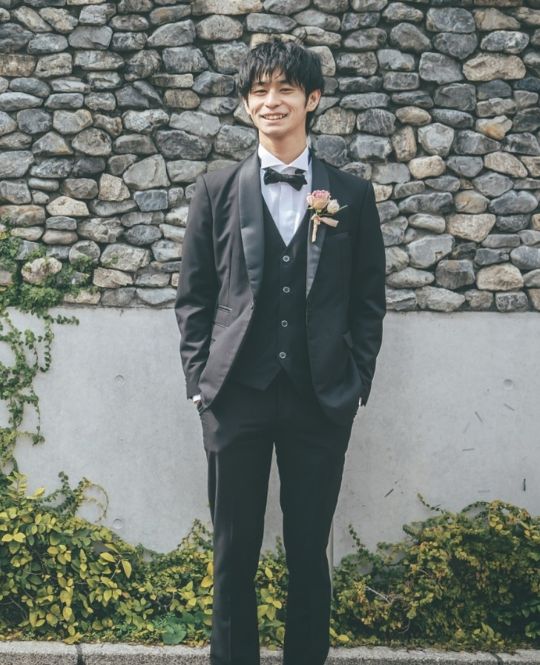 ブラックのシンプルなタキシード