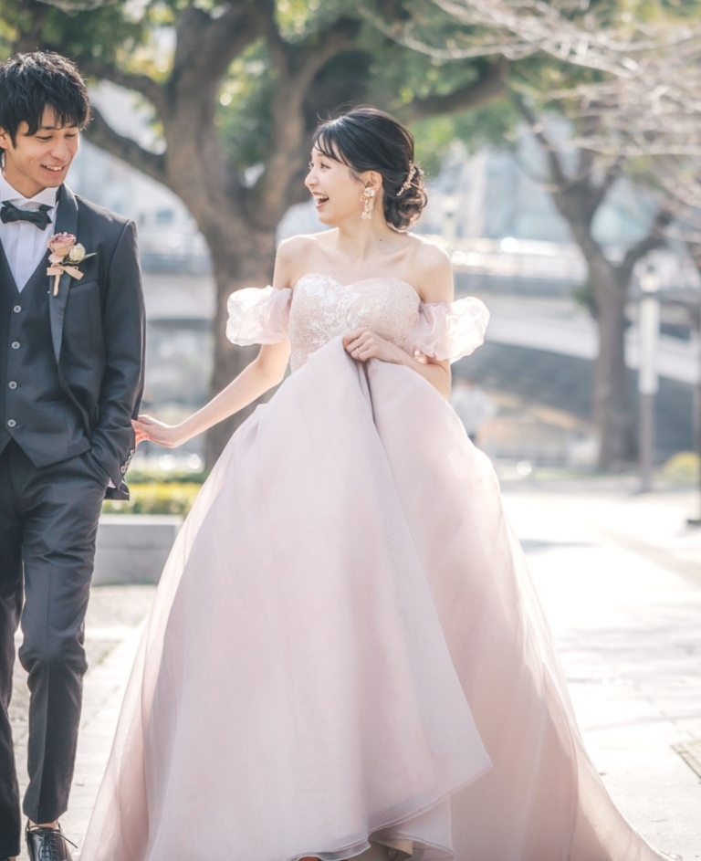 ピンクベージュのカラードレス