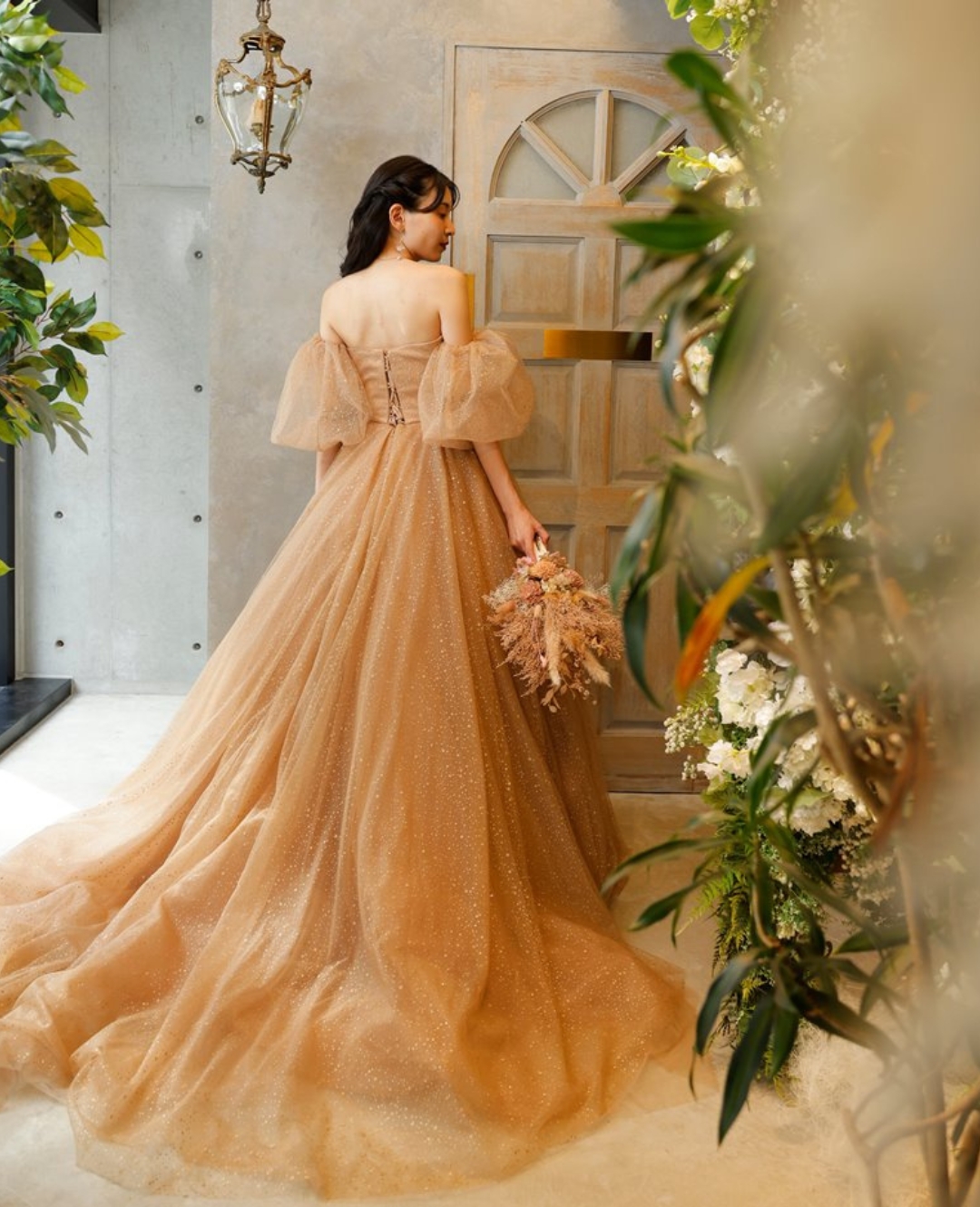 ブラウンベージュのカラードレス