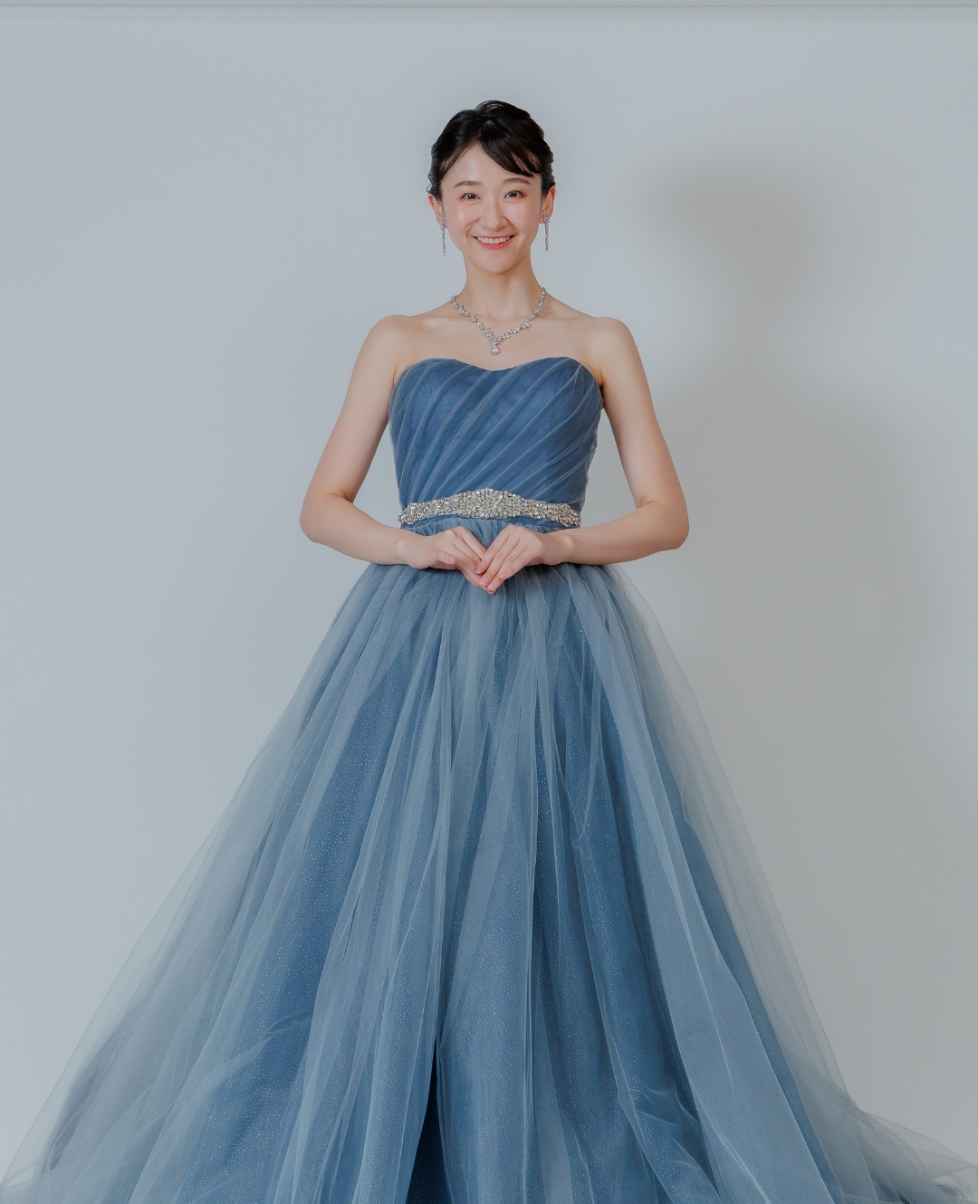ミッドブルーのカラードレス
