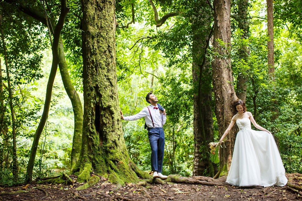 ハワイの自然を感じられる場所で撮るウェディングフォト