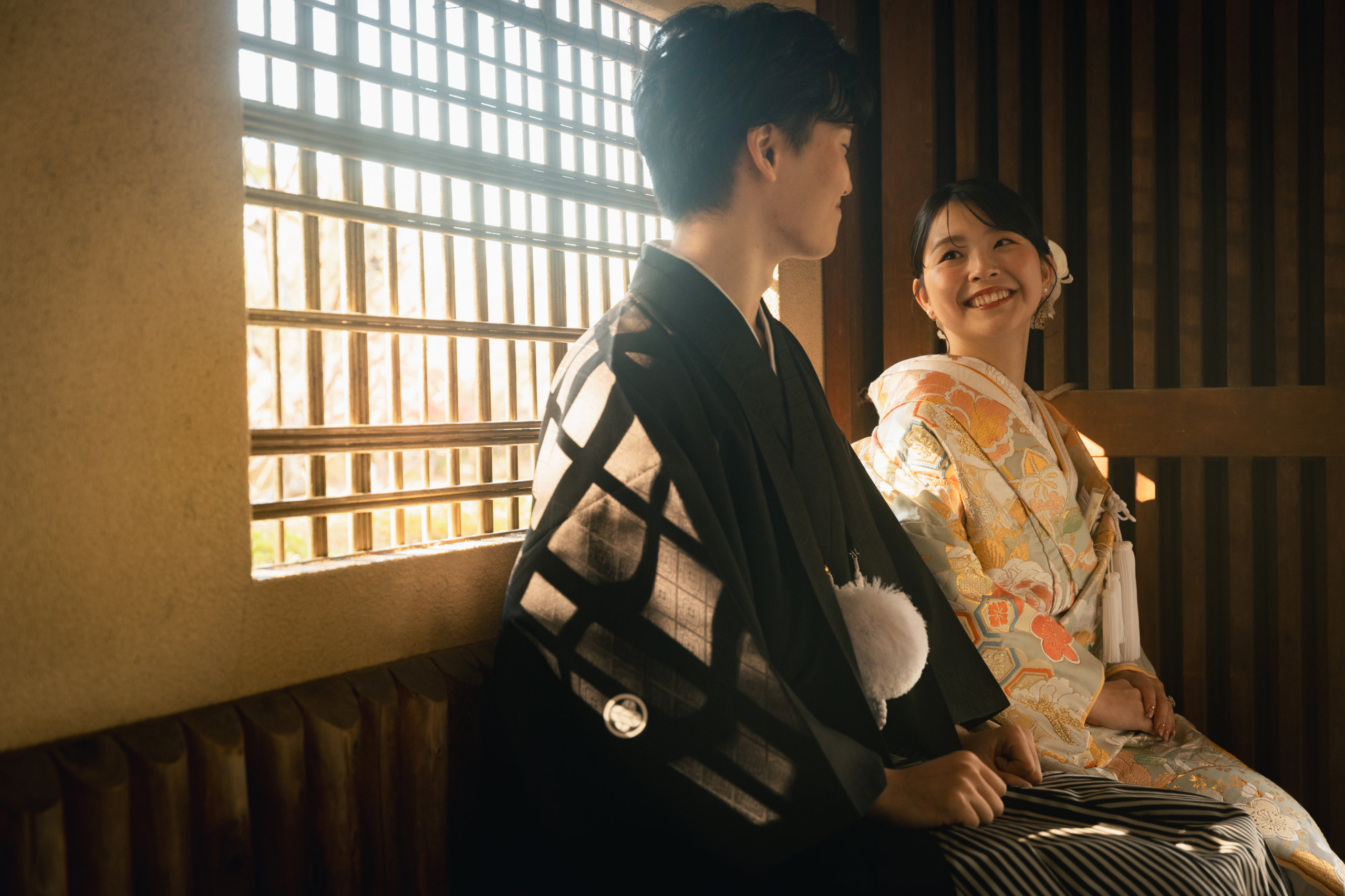 和装を着た新婦様の手元