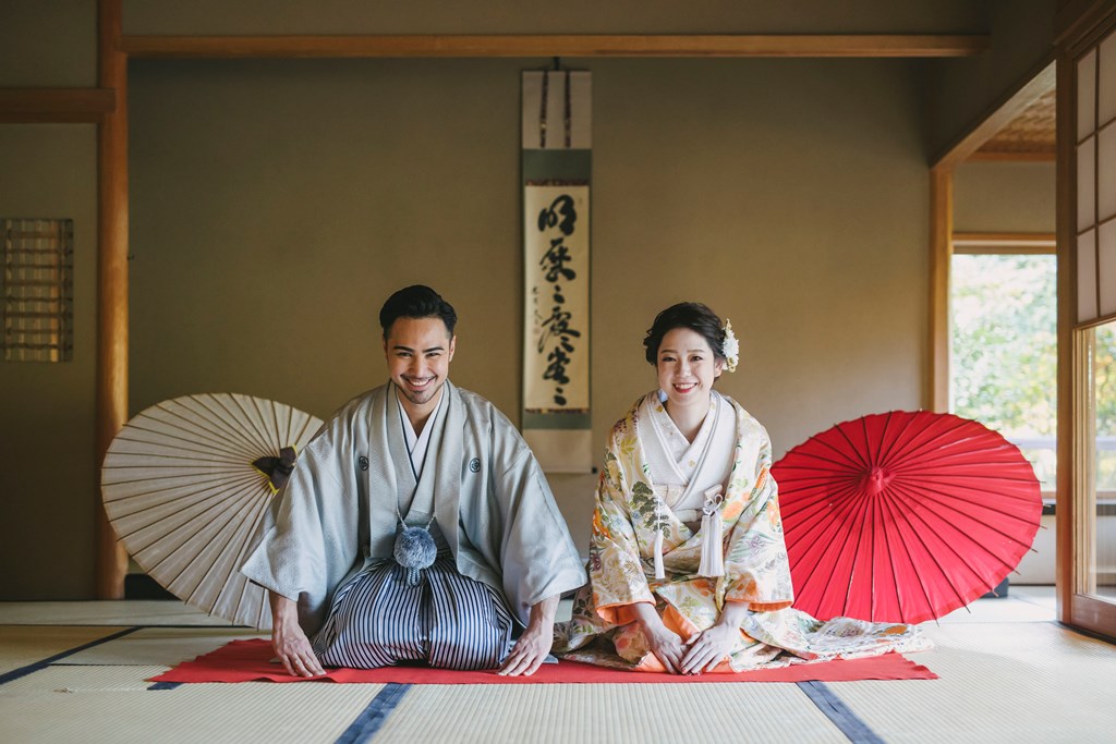 新郎新婦の正座のポーズ