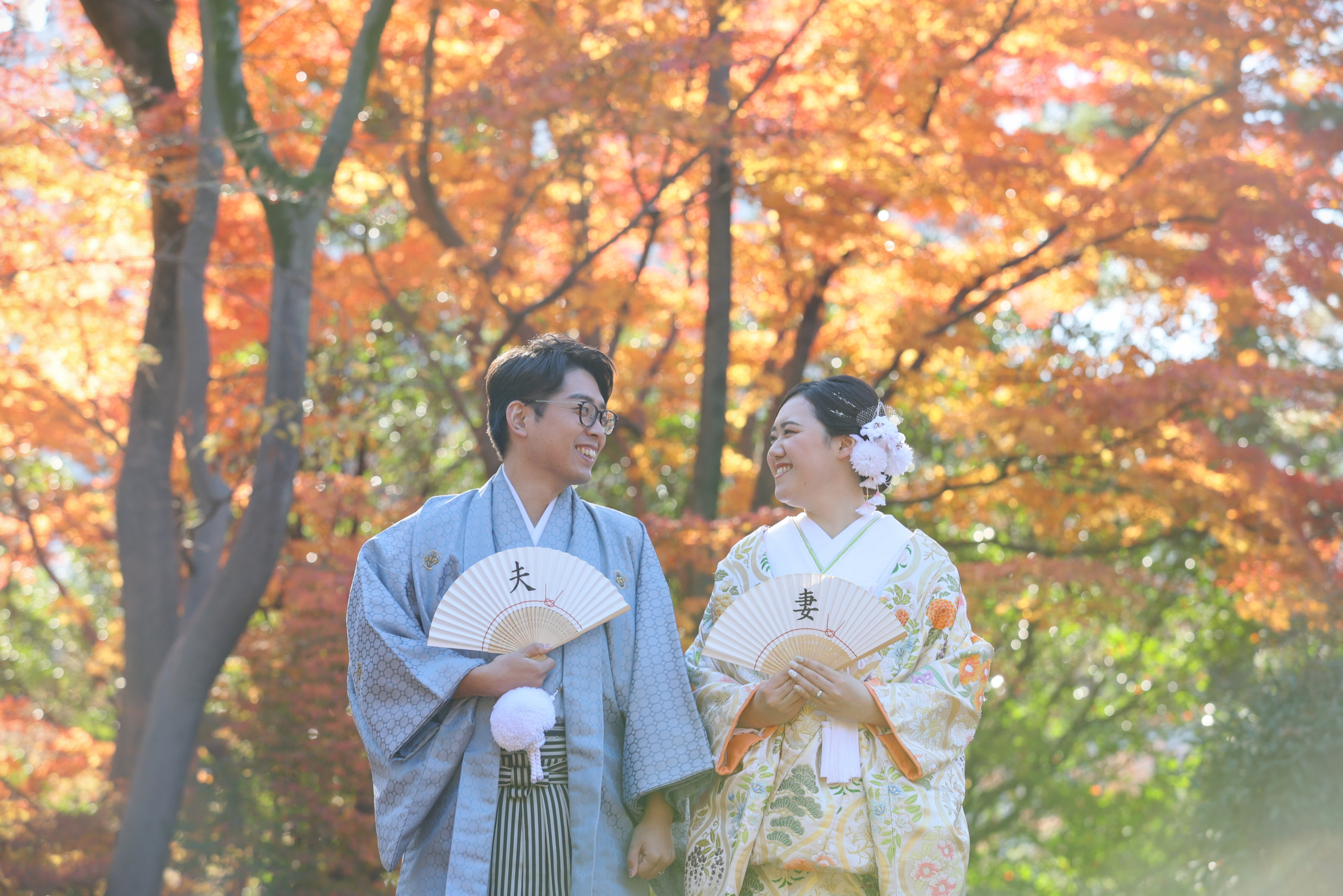 有栖川宮記念公園の季節の表情、桜の春または紅葉の秋に彩られた豊かな公園の美しい景観