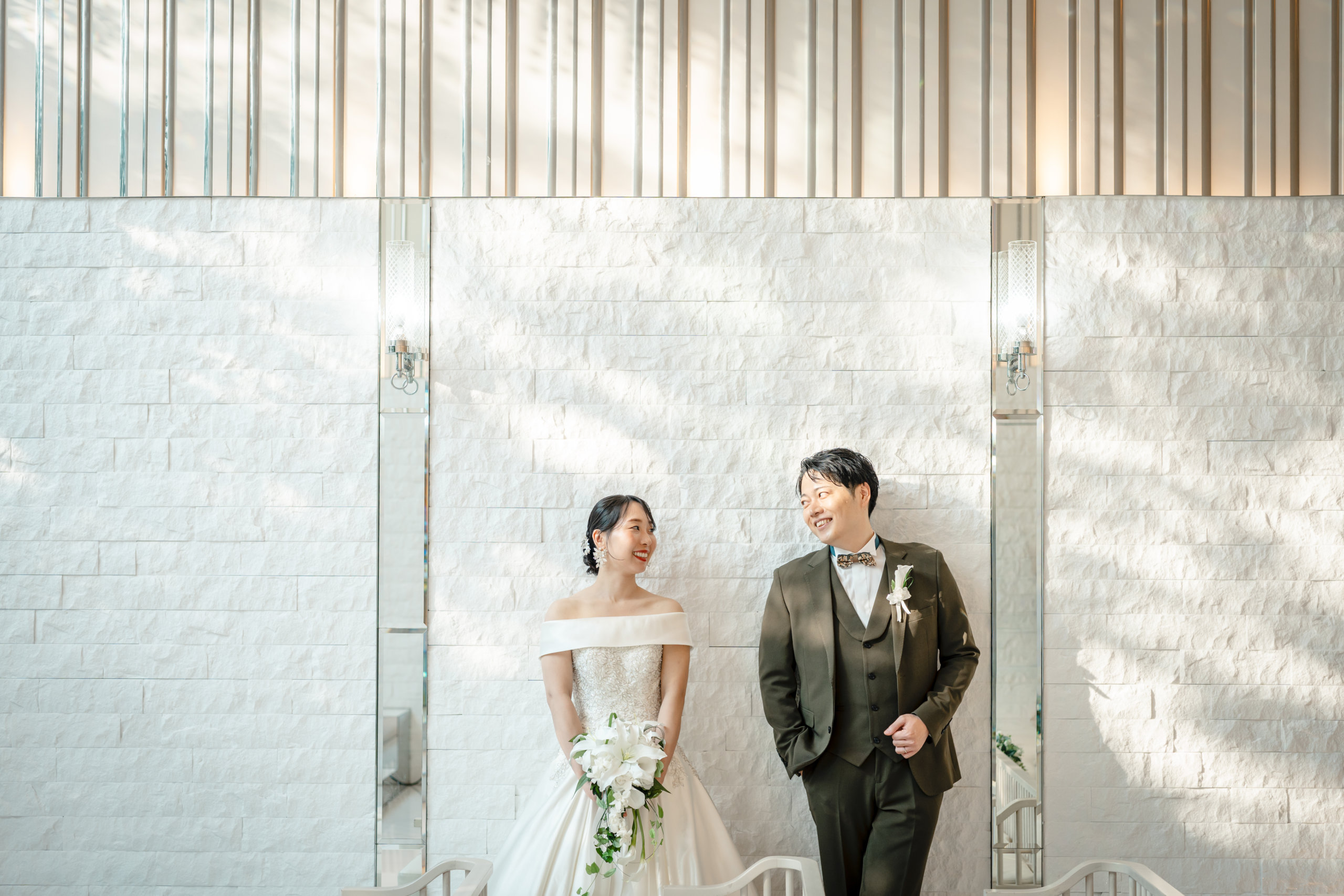 まるで本当の結婚式♡美しいチャペルで残す特別なウェディングフォト